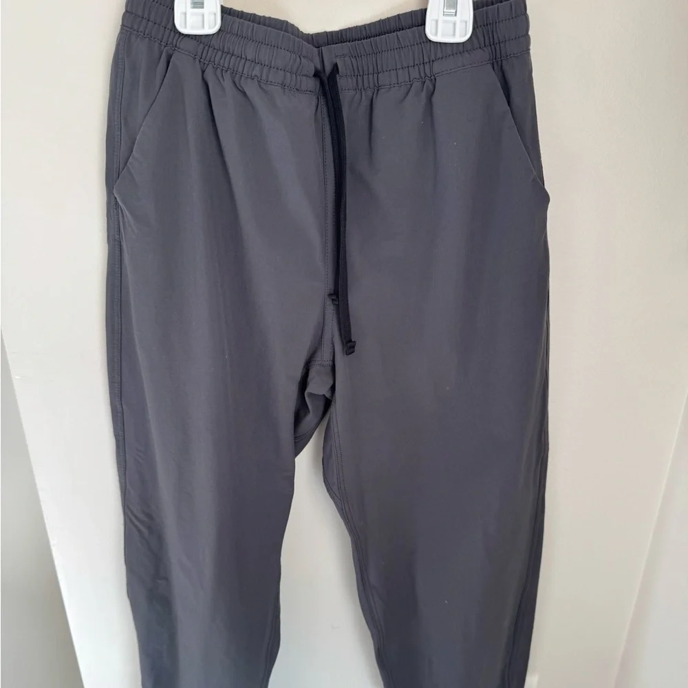 Patagonia Boys Gray Light Weight Jogger Size Large